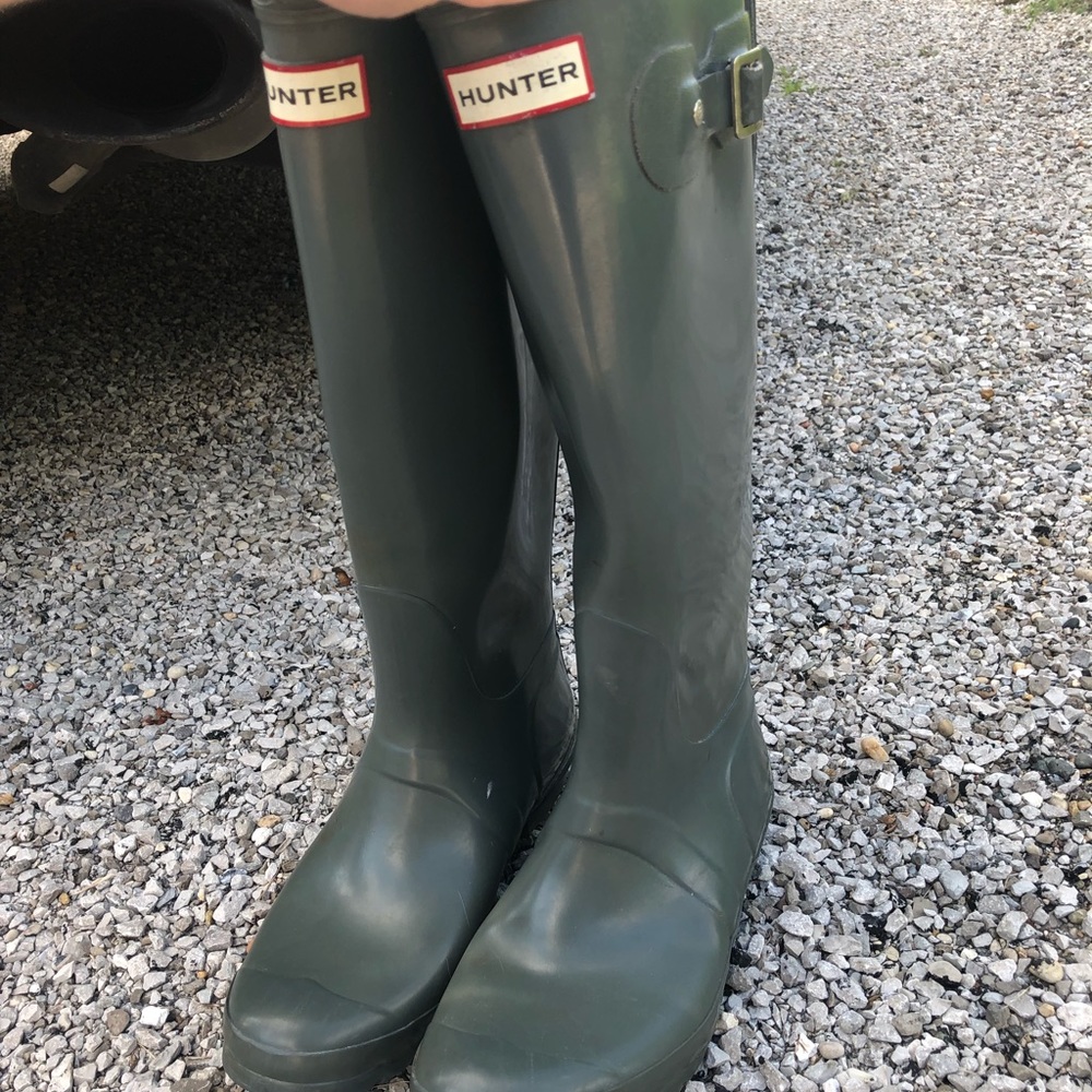 Greyish green hunter boots!